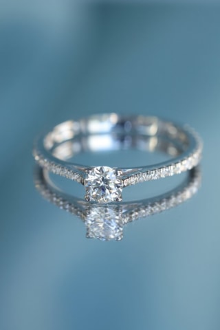 Anel solitário Royal Ouro branco e diamantes