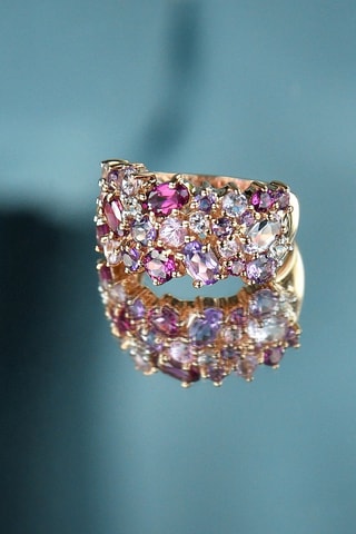 Anel Cotton candy - Ouro rosa, rodolitas, ametistas, safiras e topázios