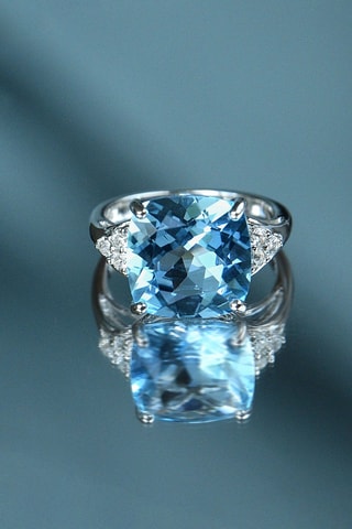 Anel - Ouro branco e topázios