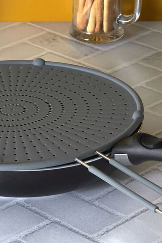 Couvercle anti-projections en silicone - 32 cm - Modèle aléatoire