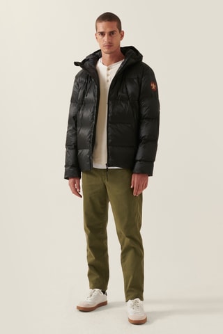 Blusão com capuz - Preto