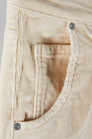 Calças em veludo - Marfim