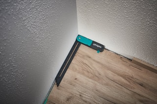 Fausse équerre avec fonction trusquin Wolfcraft