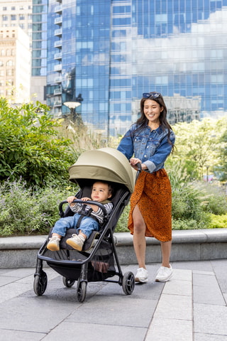 Poussette MyAvo - Kaki - Dès la naissance - Jusqu'à 22 kg