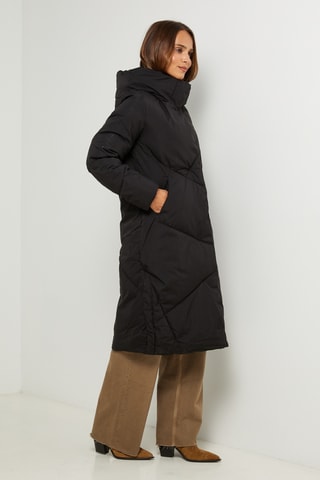 Blusão direito com capuz - Preto