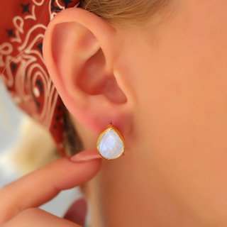 Pendientes - Latón chapado en oro y piedra de luna 