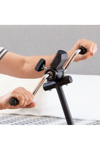 Dupla pedaleira braços e pernas 
Preto