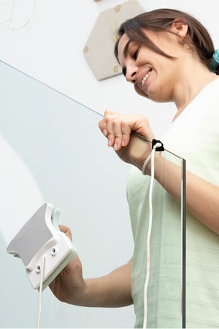 Limpador de vidros magnético