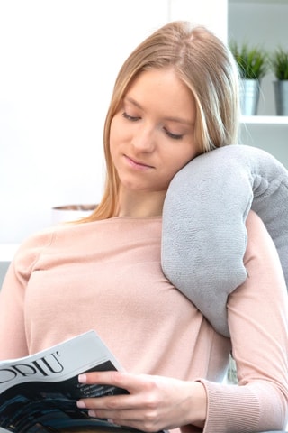 Almofada cervical massajadora 
2 níveis de vibrações