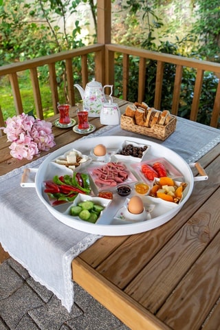 2 bandejas em metal - 37 x 37 x 2 cm e 51 x 51 x 3 cm