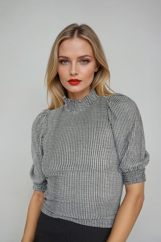 Blusa - Preto e branco - Monki