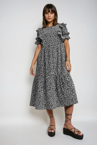 Vestido com folhos - Preto e branco - Monki