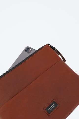 Pochete iPad em couro - 
Castanho