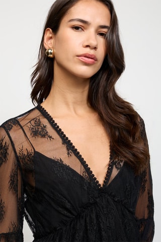 Vestido estilo patinadora em renda - Preto