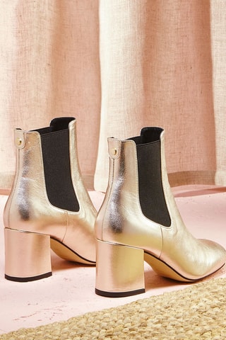 Botins em couro Lacado Dourado