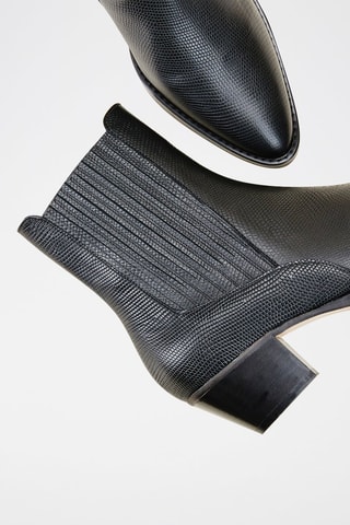 Botins subidos em couro Vantalucia - Preto