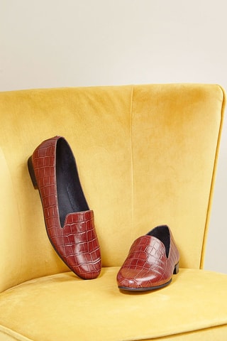 Slippers em couro de vaca Vouma Castanho