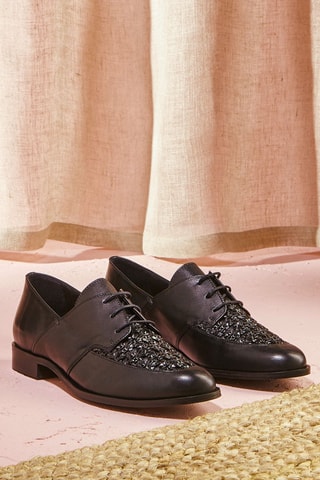 Derbies em couro de vaca Elenage Preto