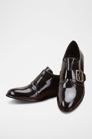 Derbies com fivelas em couro de vitelo envernizado Elilia Preto