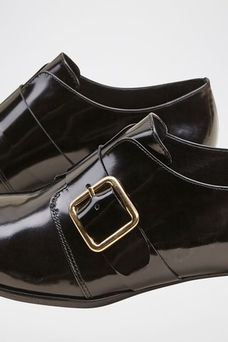 Derbies com fivelas em couro de vitelo envernizado Elilia Preto