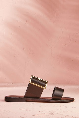 Mules em couro Tuana Preto