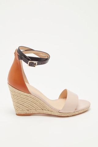 Sandálias com cunha em couro de vitelo e nobuck Zemi - Conhaque, preto e nude