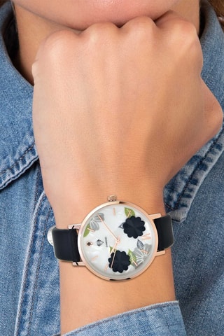 Relógio de quartzo com um diamante 
Preto