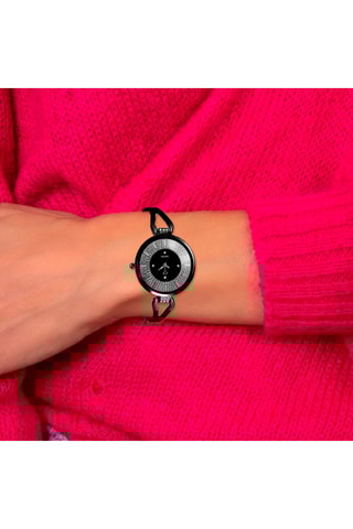 Relógio de quartzo em latão 
Preto