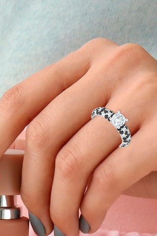 Anel - Prateado e preto