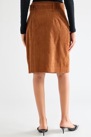 Saia direita - Castanho