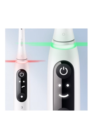 Spazzolino da denti elettrico connesso iO Serie 6n