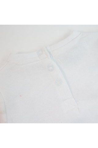 Camiseta, anorak con capucha y vaquero  - Blanco y azul