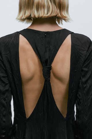 Robe plissée fente dans le dos - Noir