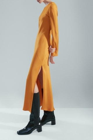 Robe longue satinée - Moutarde