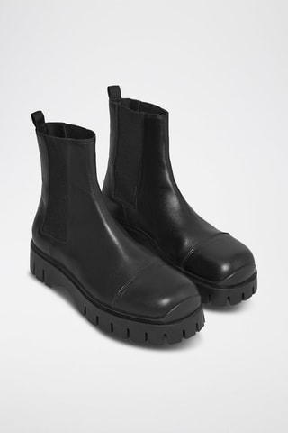 Botins Chelsea de couro - Preto  - COS