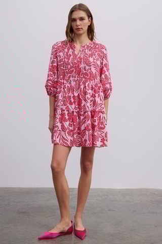 Vestido curto - Branco e rosa