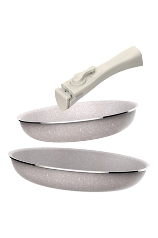 2 frigideiras e 1 cabo amovível