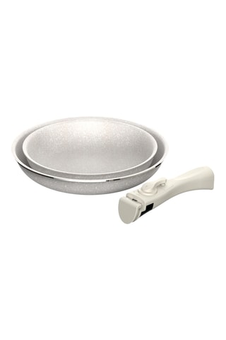 3 tachos e 2 frigideiras