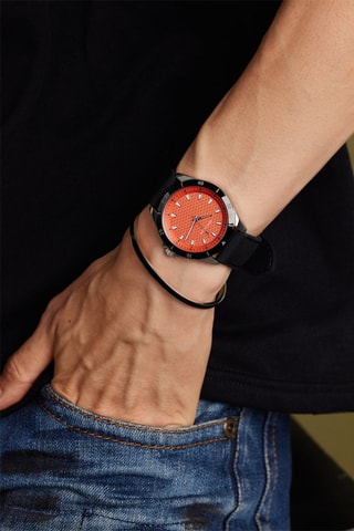 Estuche reloj de cuarzo de acero y pulsera abierta