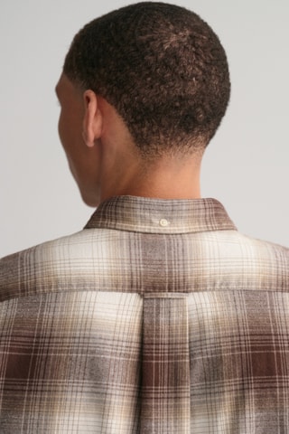 Camisa regular - Castanho