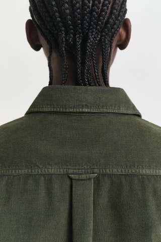 Camisa regular em veludo - Verde-escuro