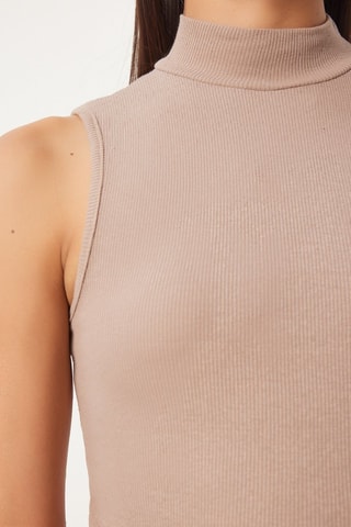 2 camisolas de alças - Bege e coral