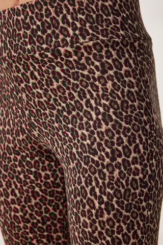 Calças flare cintura subida - Preto e castanho