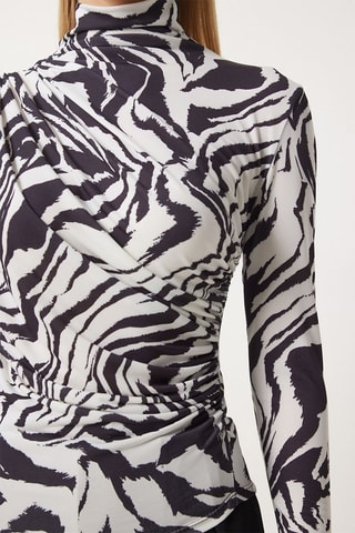 Top - Preto e branco