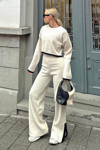 Camisola curta e calças de cintura subida - Bege