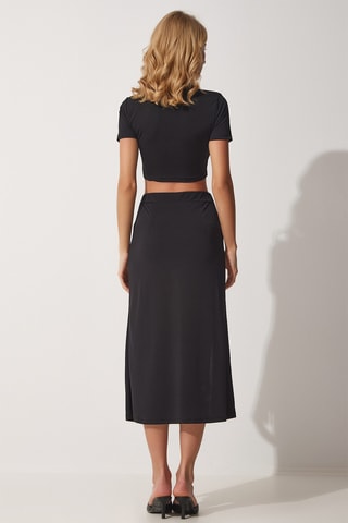 Crop top e saia midi cintura subida - Preto