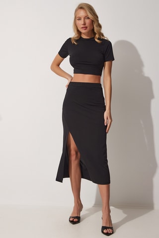 Crop top e saia midi cintura subida - Preto