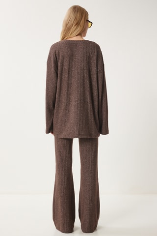 Blusa e calças - Castanho