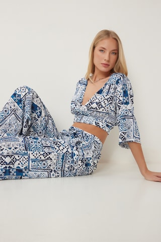 Crop top e calças wide legs - Branco