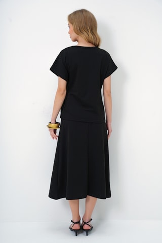 Blusa e saia midi - Preto